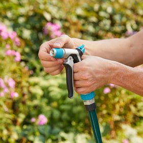 Gilmour concentrated stream offers powerful cleaning for cars and pets.