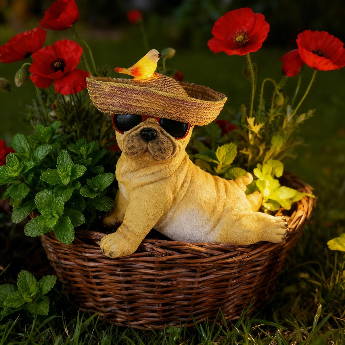 Glintoper porch statue adds cheerful accents for sunny days and evenings.