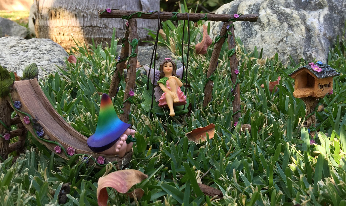 GlitZGlam miniature mailbox with pink and purple blooms for garden scenes.