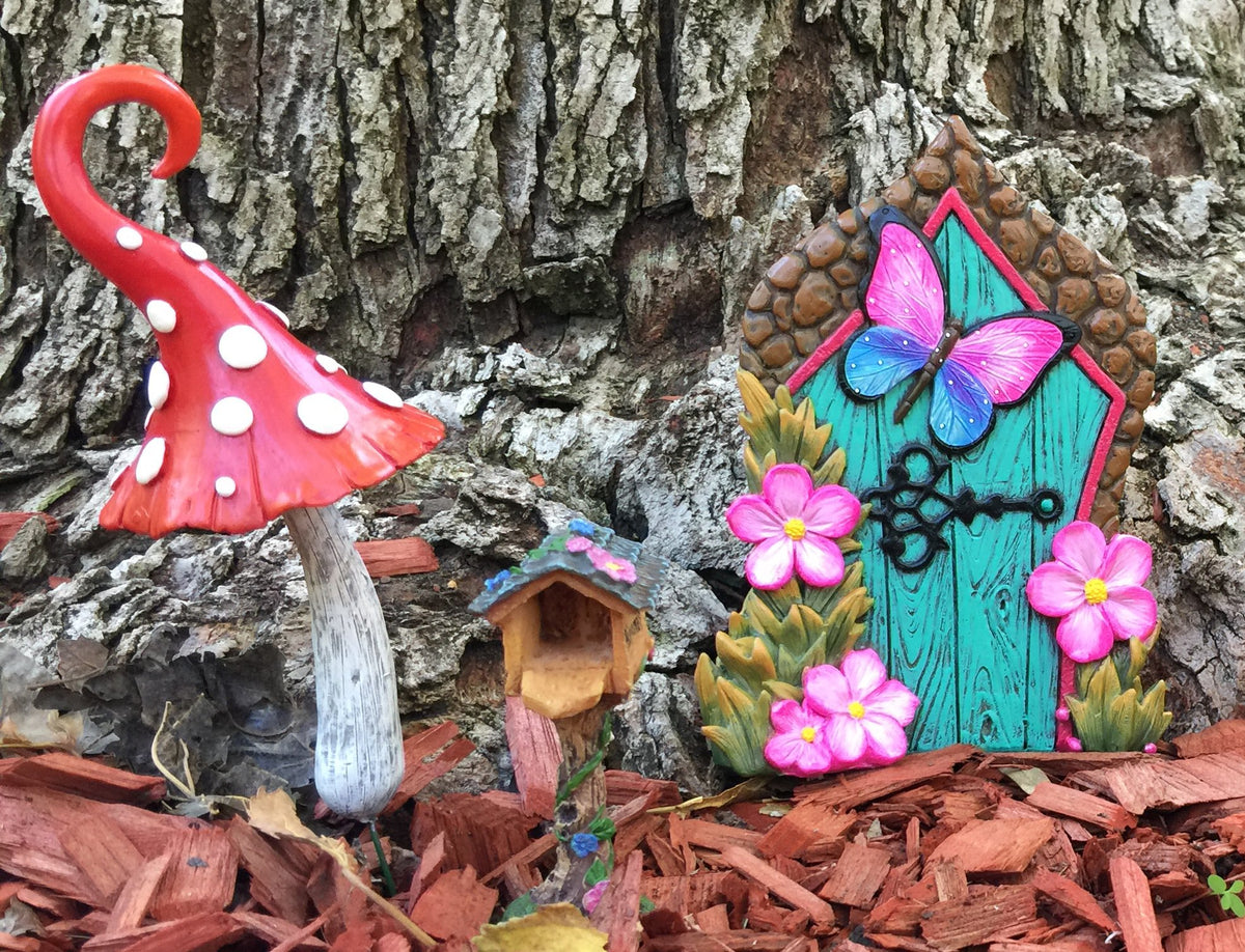 GlitZGlam outdoor mailbox weatherproof for garden displays.