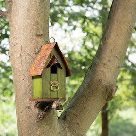Glitzhome compact dimensions fit trees, posts, and patios without crowding.