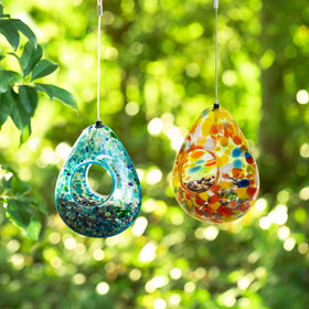 Glitzhome easy-hang metal chain enables quick setup on branches.