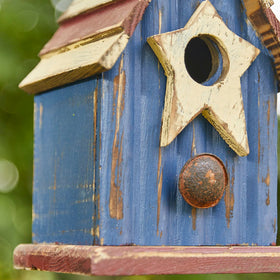 Glitzhome rustic decorative bird house enhances garden character and curb appeal.