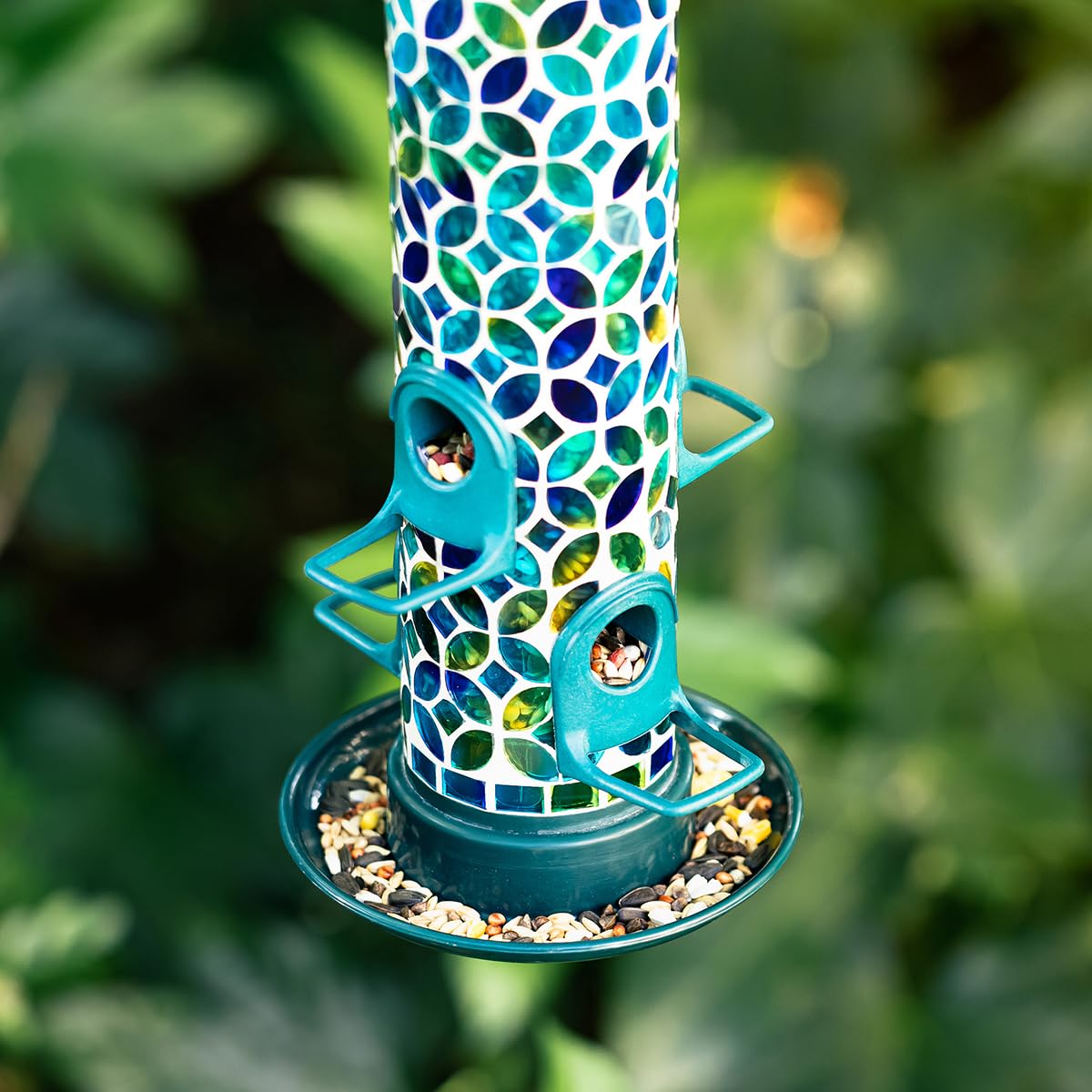 Glitzhome wild bird feeder wide mouth opening simplifies filling and cleaning.