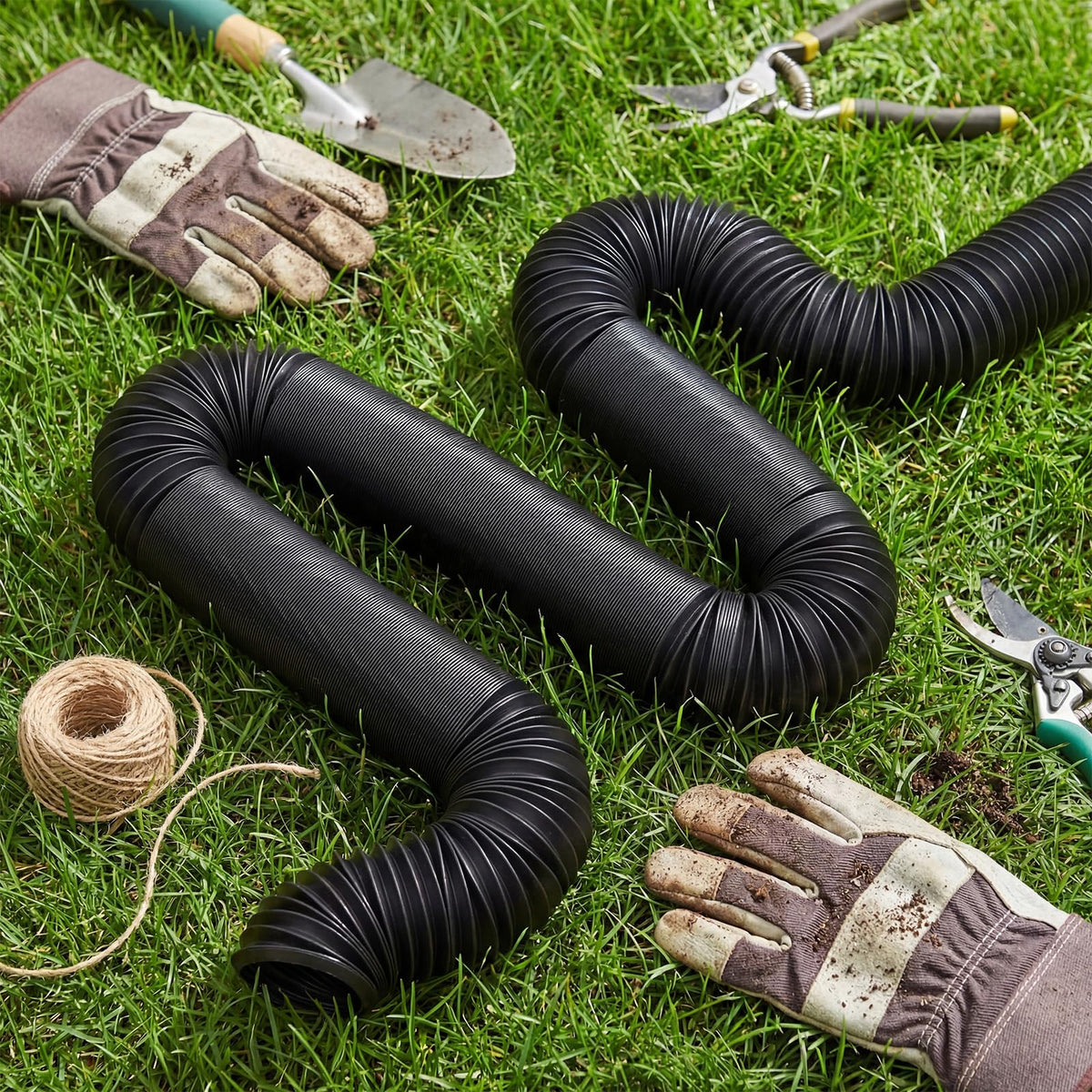 Glooglitter weather and corrosion resistant tubing for outdoor use