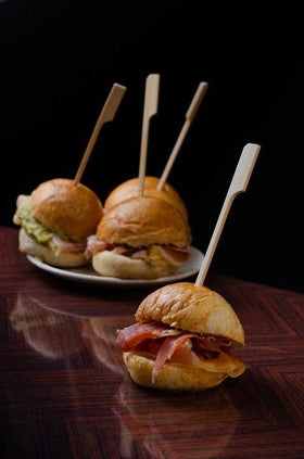 Gmark paddle shape enables quick grip and precise placement on the grill.