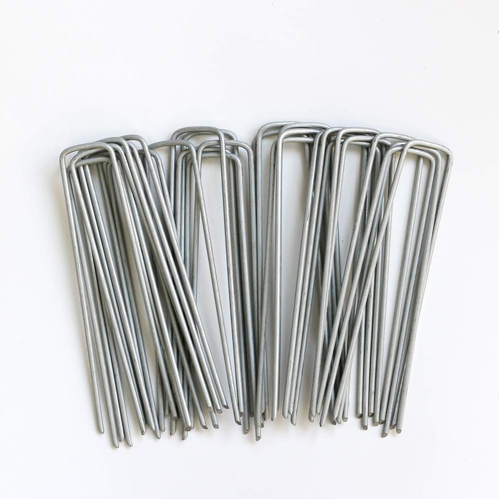 Goasis Lawn sharp-ends-design enables quick ground insertion for secure staking