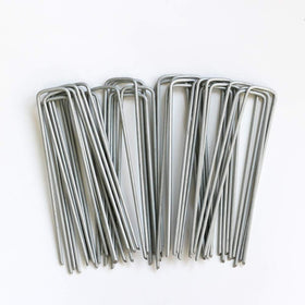 Goasis Lawn sharp-ends-design enables quick ground insertion for secure staking