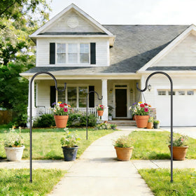 GOFORWILD solar light hanging hook, for energy-efficient garden illumination.