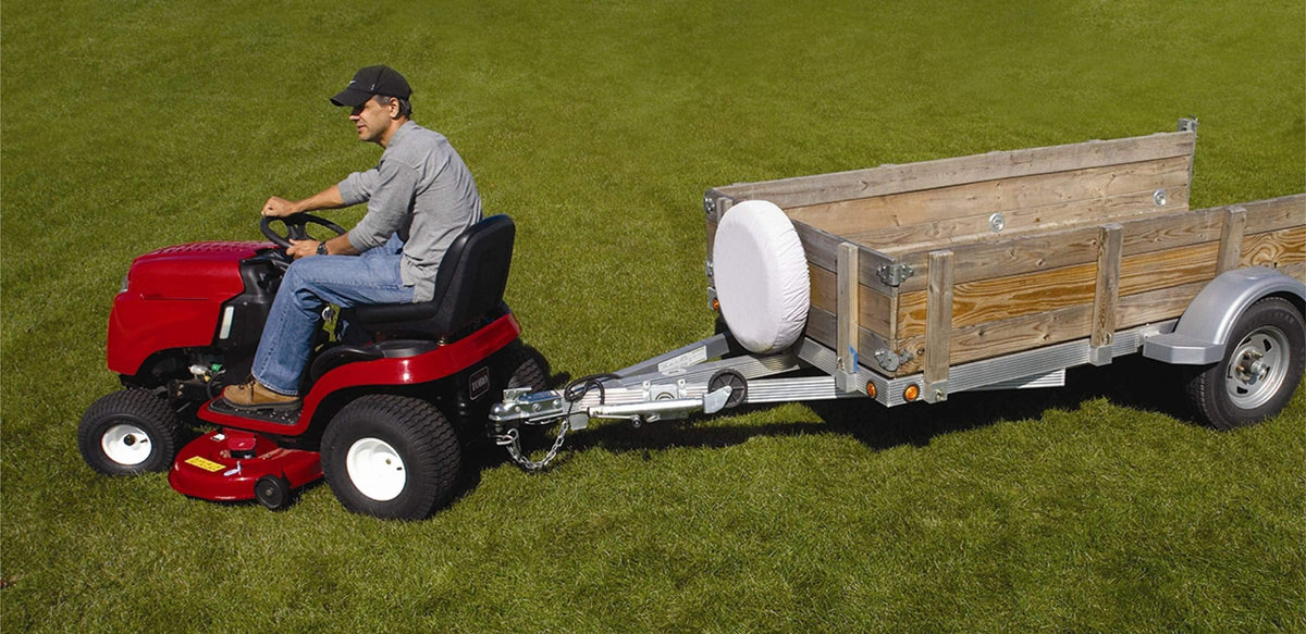 Good Vibrations Hitchin’ Post Plus pin hitch slot supports multiple attachment points.
