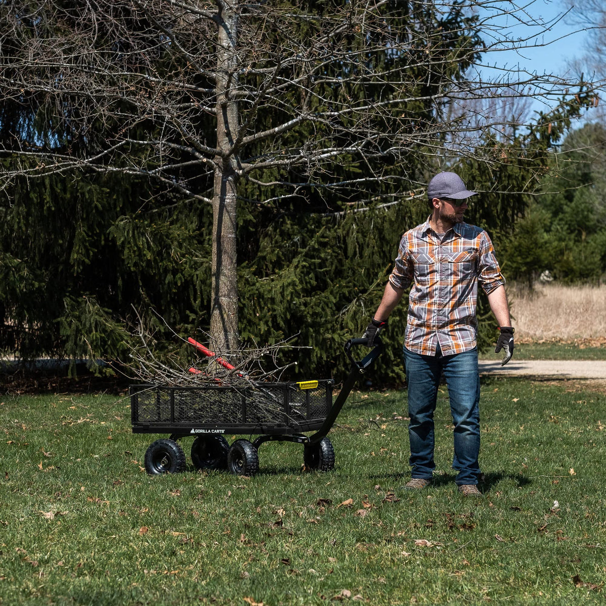 Gorilla Carts steel mesh bed enabling airflow and easy debris management.