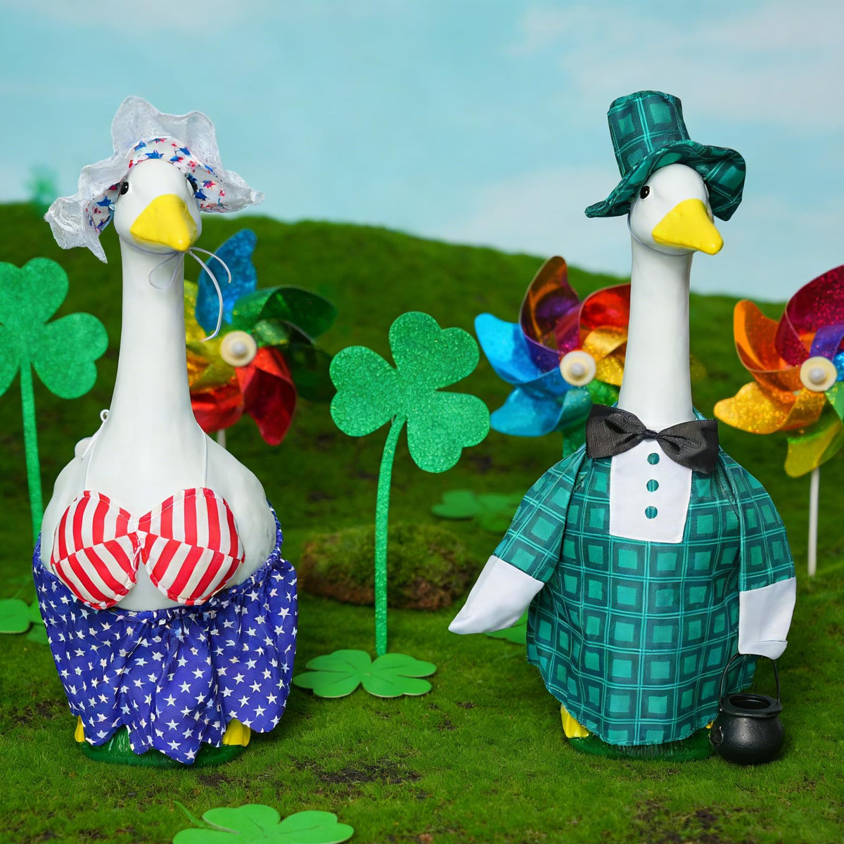 Goroovr Halloween goose outfit delivers spooky-friendly porch decor.