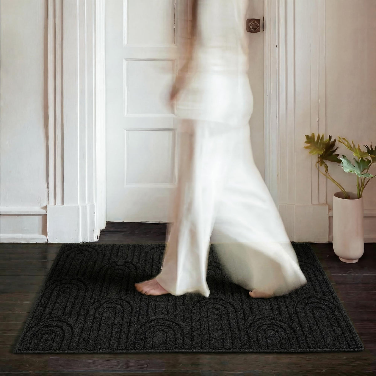 GRANNY SAYS indoor doormat absorbs dirt and moisture at the entry for cleaner floors.