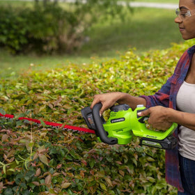 Greenworks 24V laser-cut blades delivering clean trims.