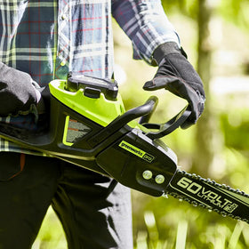 Greenworks Pro automatic oiling keeps the chain lubricated during use.