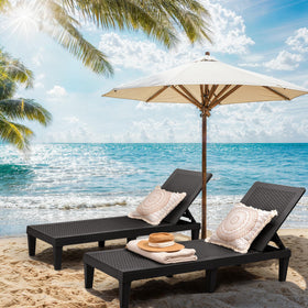 Waterproof PP material keeps Greesum loungers resilient by the poolside.