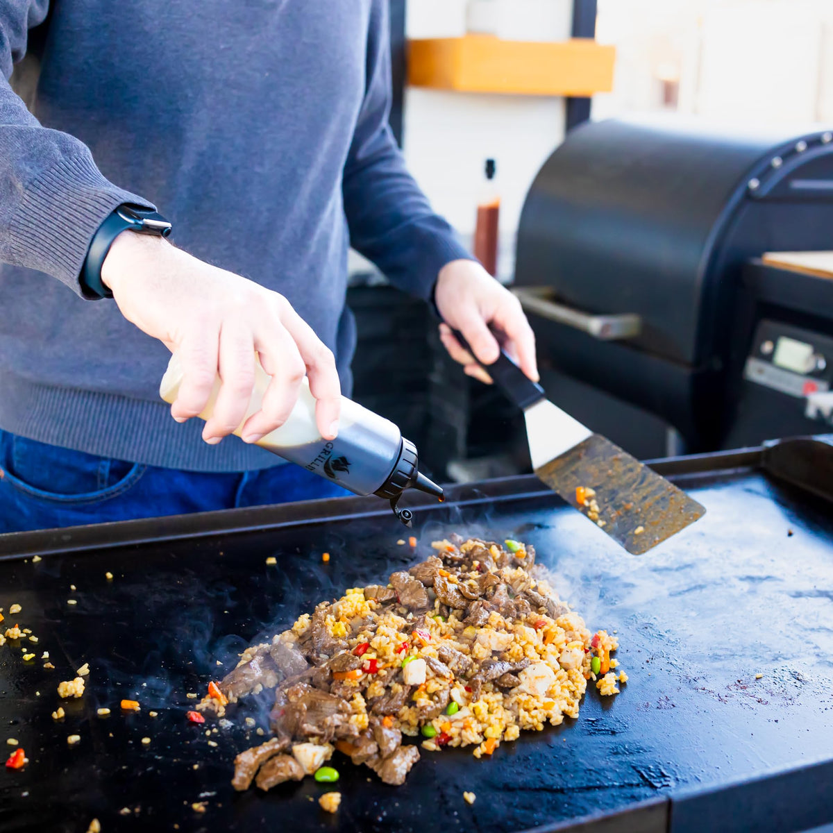 GRiLLiT thick sauce-friendly brush ideal for rich marinades.