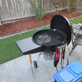 Clip-on design for GRISUN lid storage while cooking.