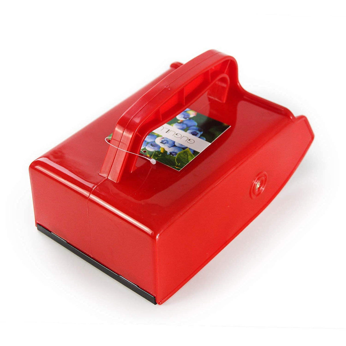 GUGULUZA plastic-scoop facilitates quick berry collection with minimal effort.