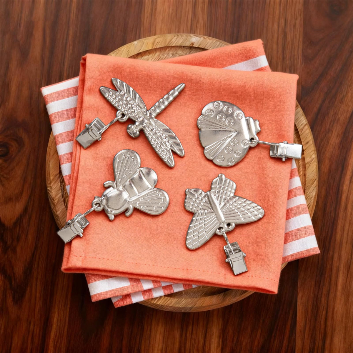 GWHOLE ladybird weights keep tablecloths smooth on picnics.