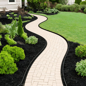 GZGNEEVL easy-bend edging shaped to a curved garden edge.