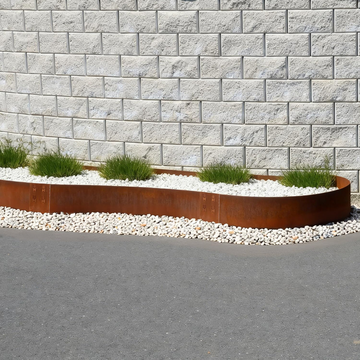 GZGNEEVL rusted-finish-border blends with natural yards and weeds control.