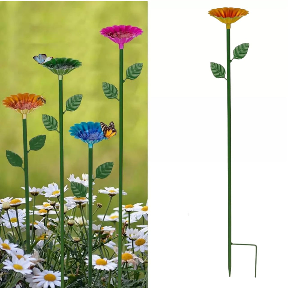 Haetair Bee Watering Station with flower design attracts pollinators in the garden.