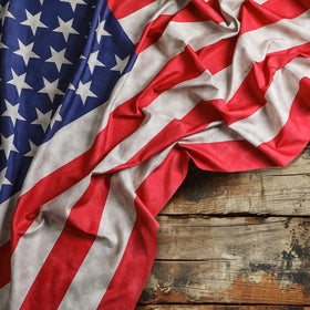 Hahafelt gift-ready patriotic scarf ideal for history enthusiasts.