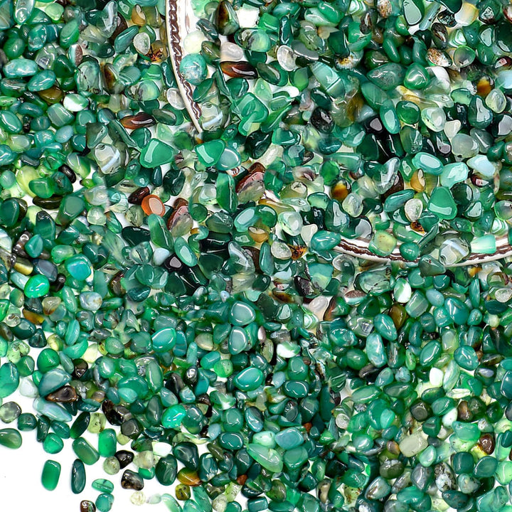 Halatool green aquarium gravel closeup showing natural polish and fade-resistant color.