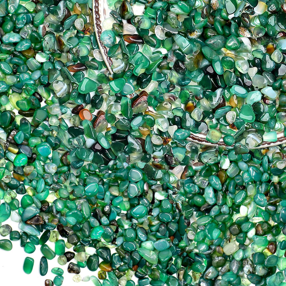 Halatool green aquarium gravel closeup showing natural polish and fade-resistant color.