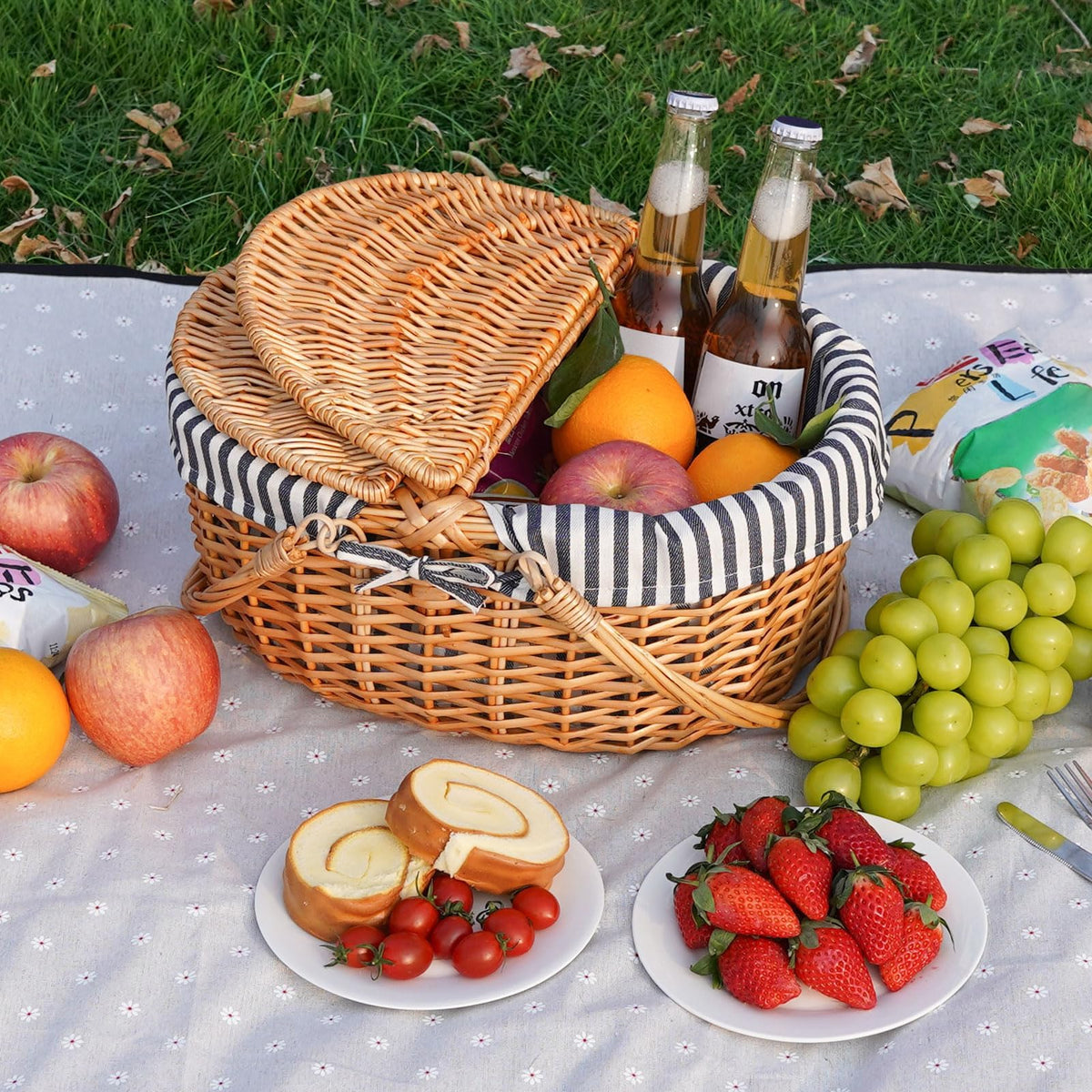 HappyPicnic multipurpose picnic basket—great for snacks, drinks, and garden picks.