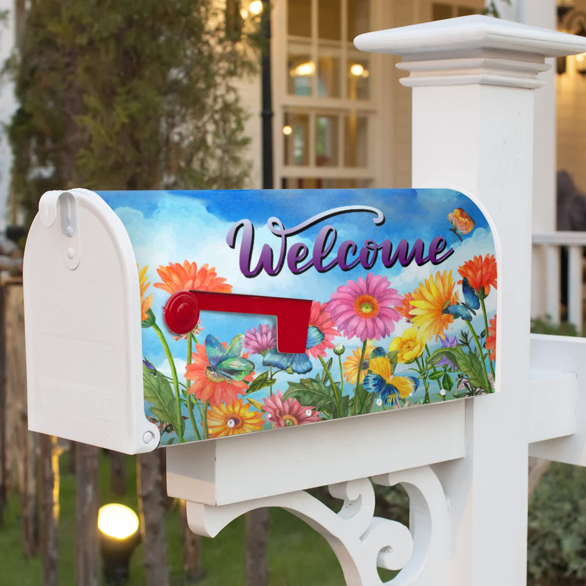 Harooni standard 21x18 inch mailbox cover fits most US mailboxes.