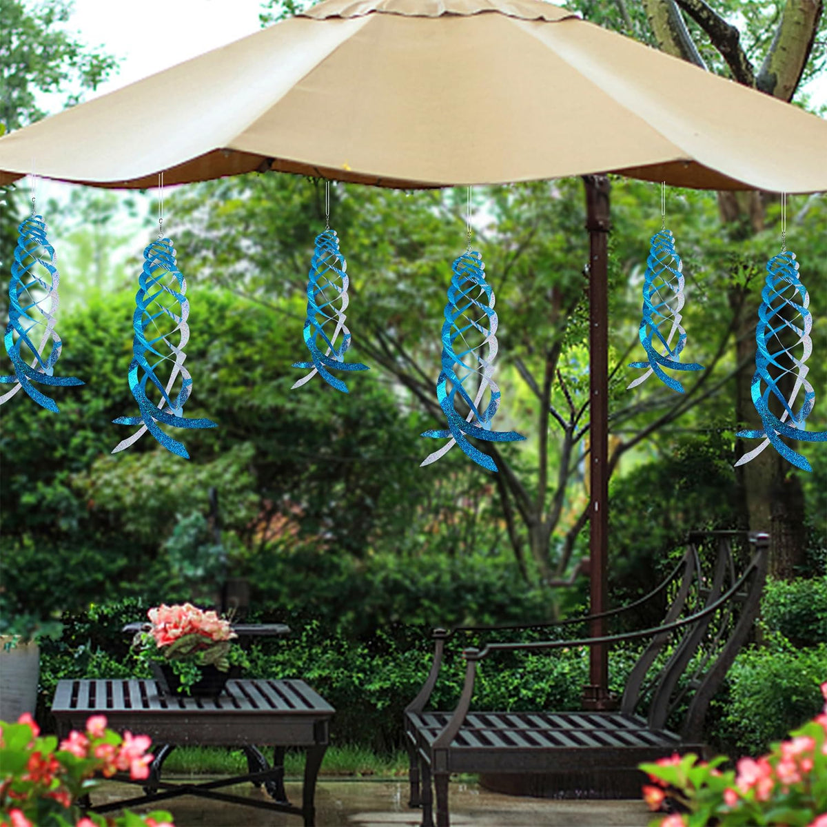 Hausse garden spinner uses bright reflections to deter distant birds.