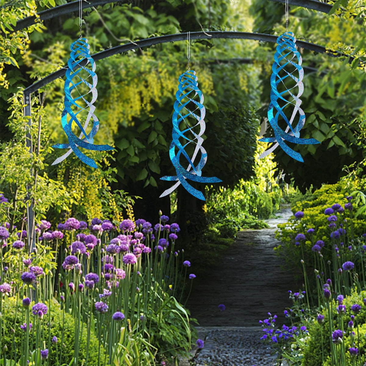 Hausse reflective spinner for barns and trees in sunny days.