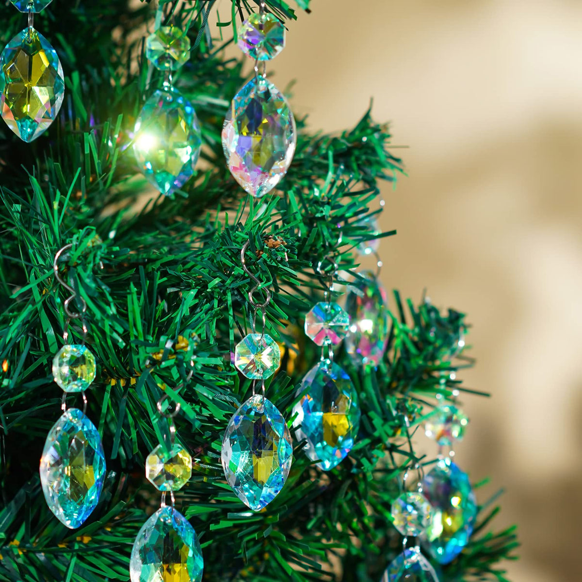 H&D HYALINE & DORA crystal sun catcher creates colorful light flecks
