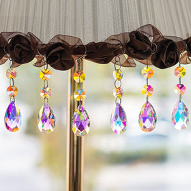 HD Hyaline & Dora 14mm octagonal bead adds sparkling detail.