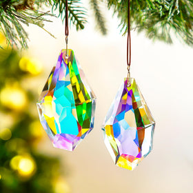 H&D Hyaline & Dora k9 crystal facet close-up, showcasing sparkling color dispersion for bright window light.