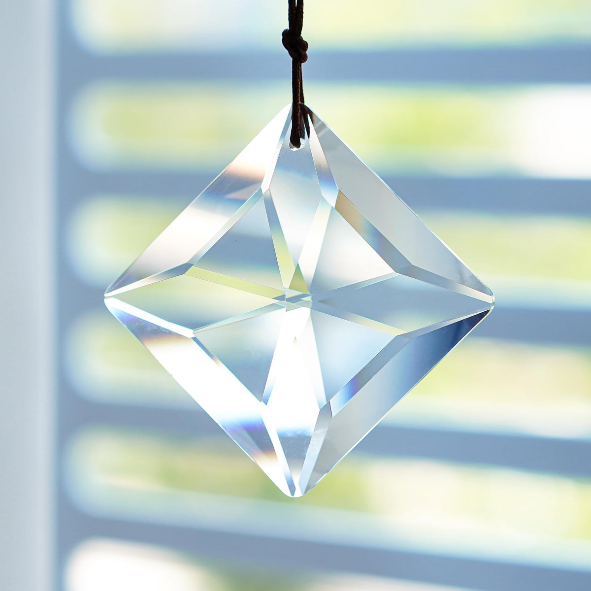 HDCRYSTALGIFTS gift-pack crystal decor with thank-you card for gifting.