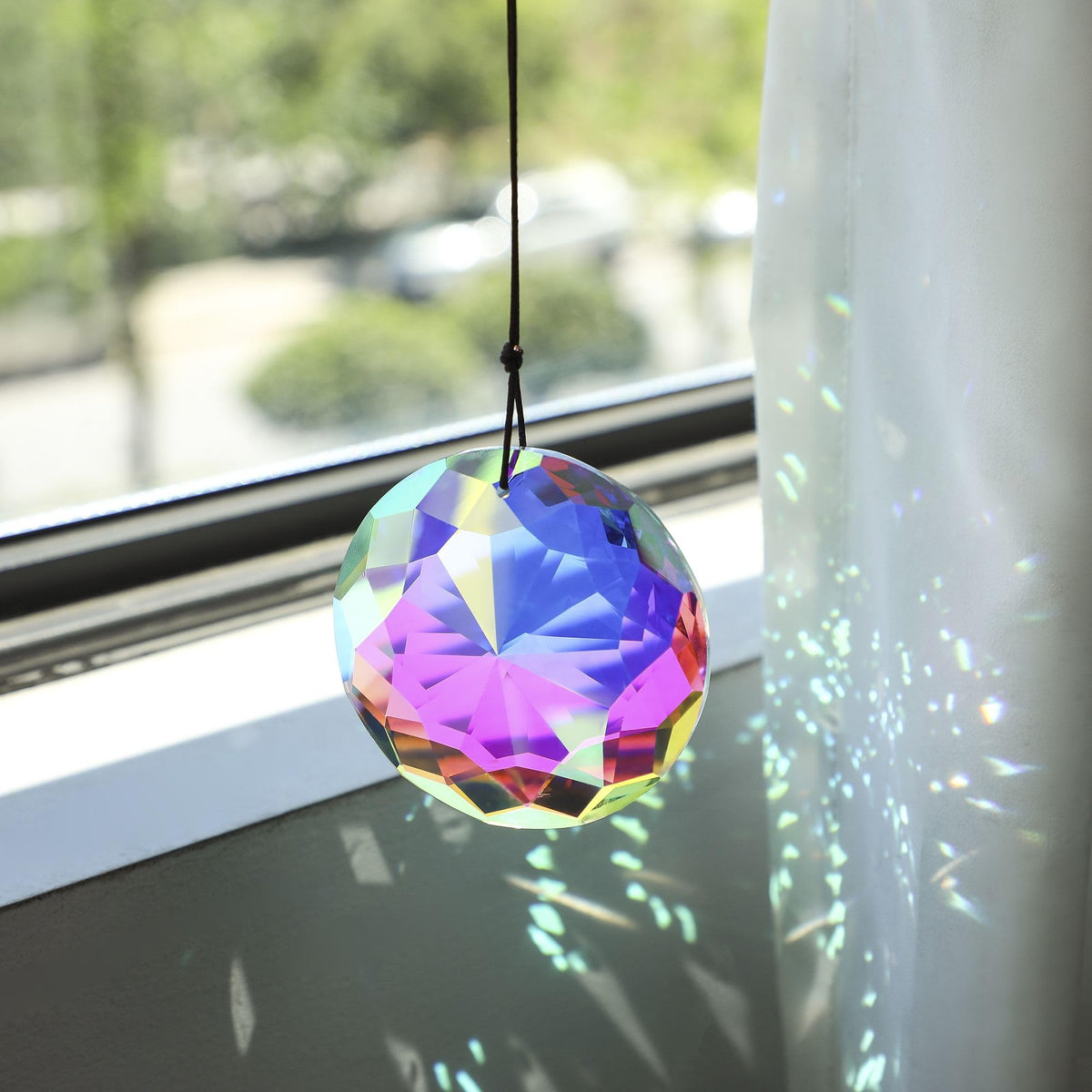HDCRYSTALGIFTS k9 crystal glass pendant adds sparkle to sunlit displays.