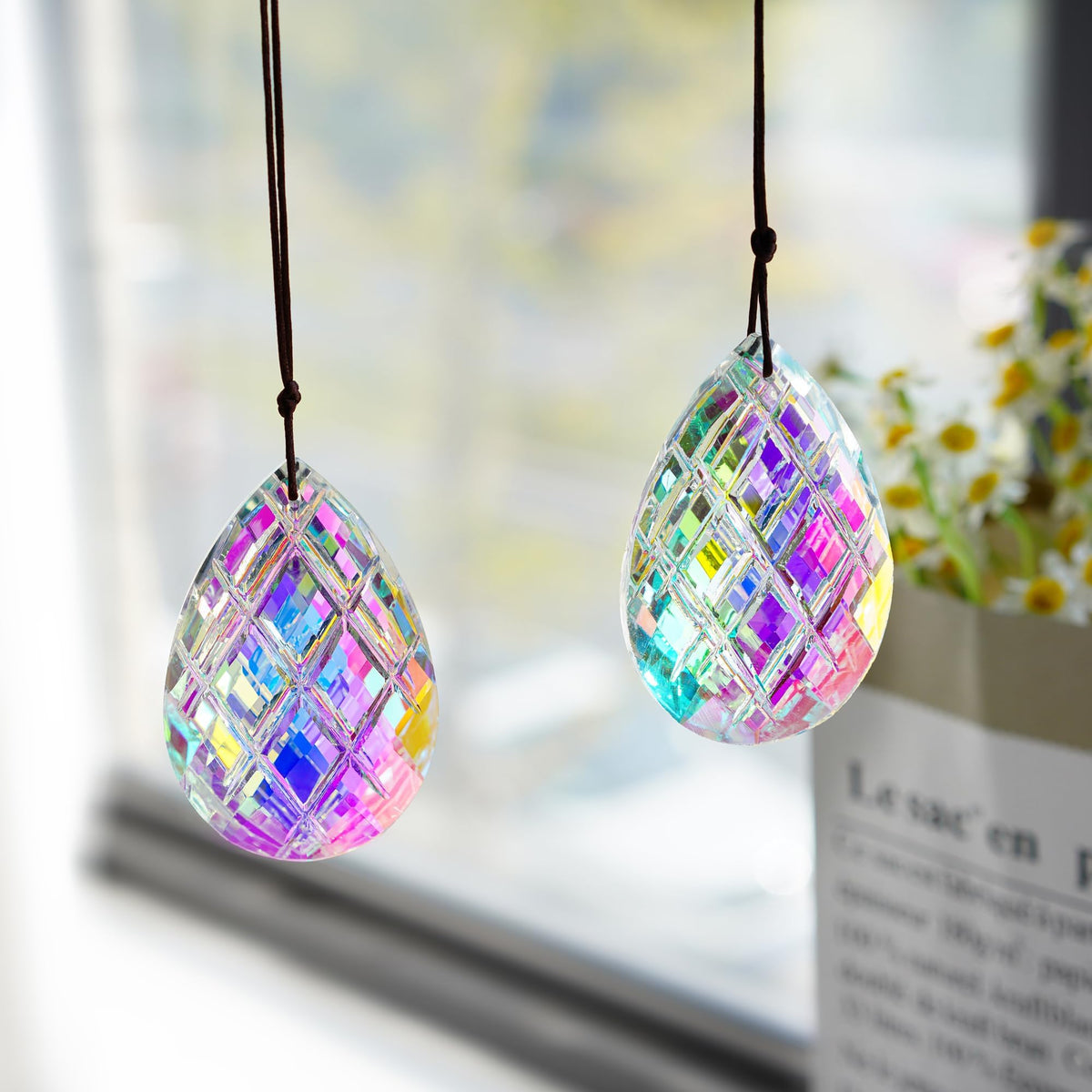 HDCRYSTALGIFTS AB prism decor enhances home ambiance with light play