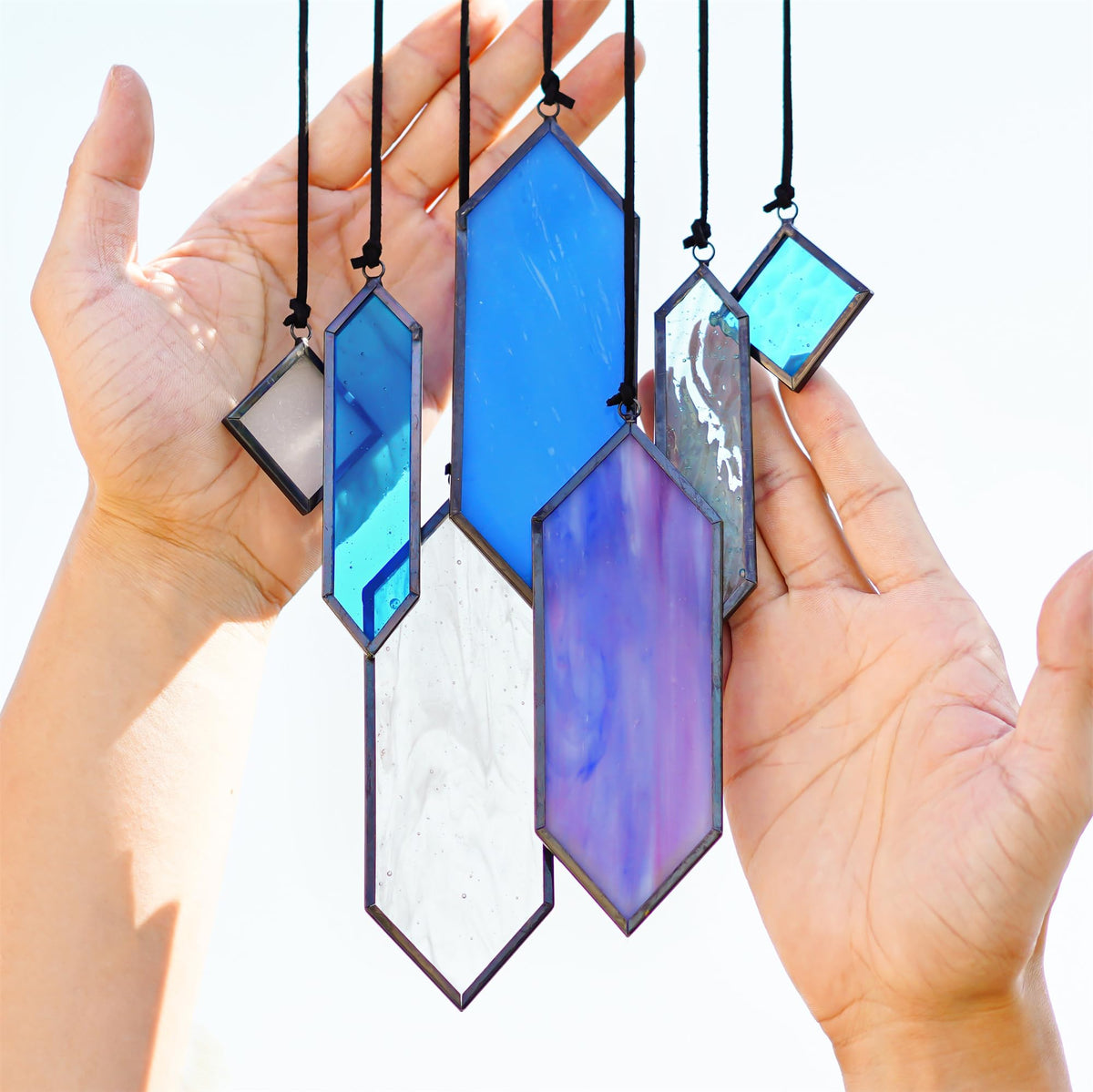 HDCRYSTALGIFTS hanging assembly closeup shows ready-to-hang design