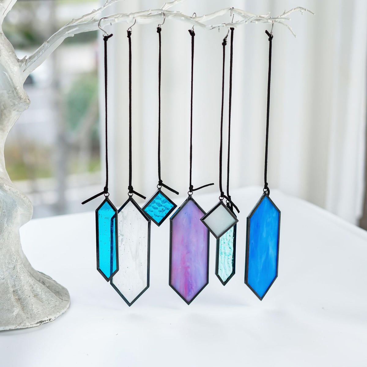 HDCRYSTALGIFTS modern blue wall art stained glass on window display