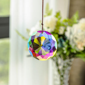 HDCRYSTALGIFTS window prism hanging with metal hook for easy installation.