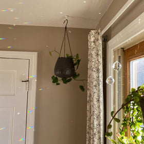 HDCRYSTALGIFTS window rainbow dispersion creates interior color lines.