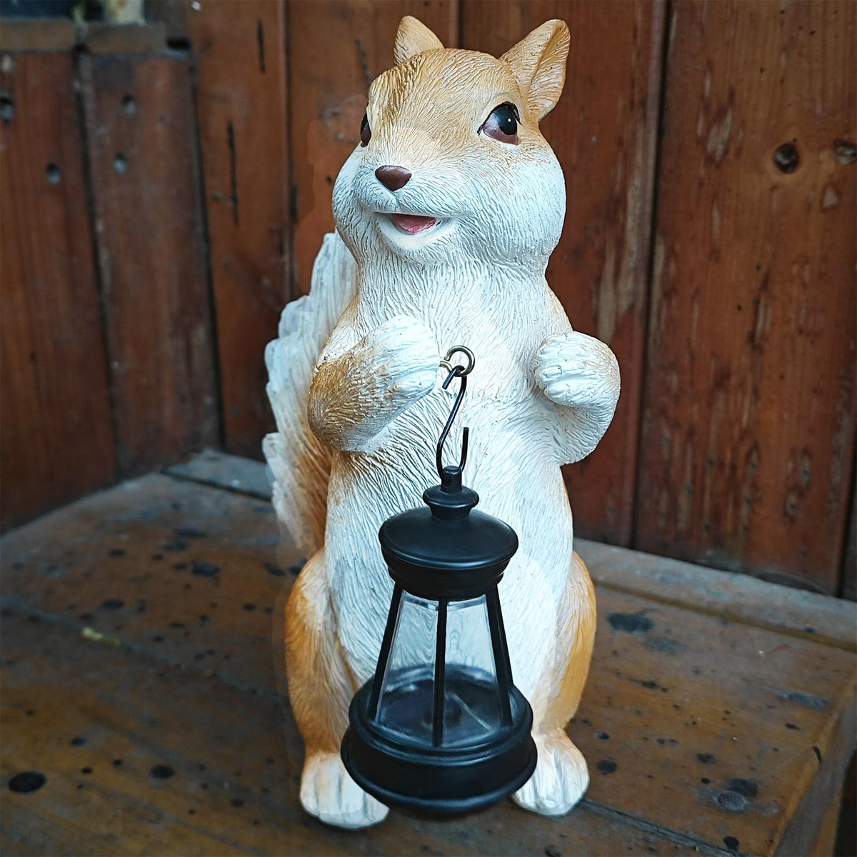 HDOOMN squirrel garden decoration with LED for yard illumination
