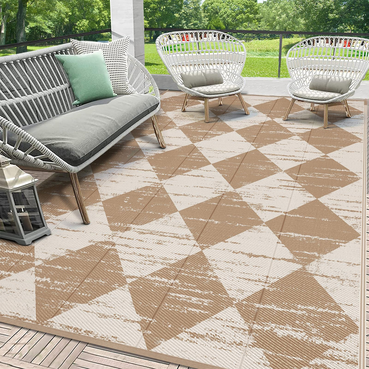 HEBE checkered outdoor rug top view, defines a welcoming patio space