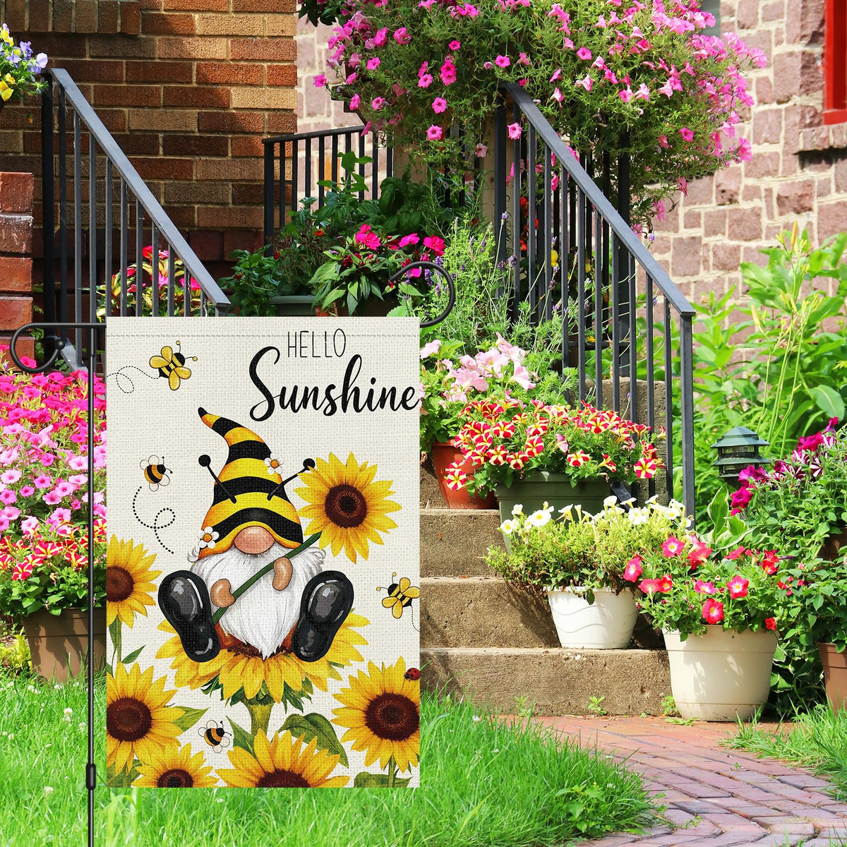 Heyfibro double-sided flag printing ensures readable text from both sides in any lighting