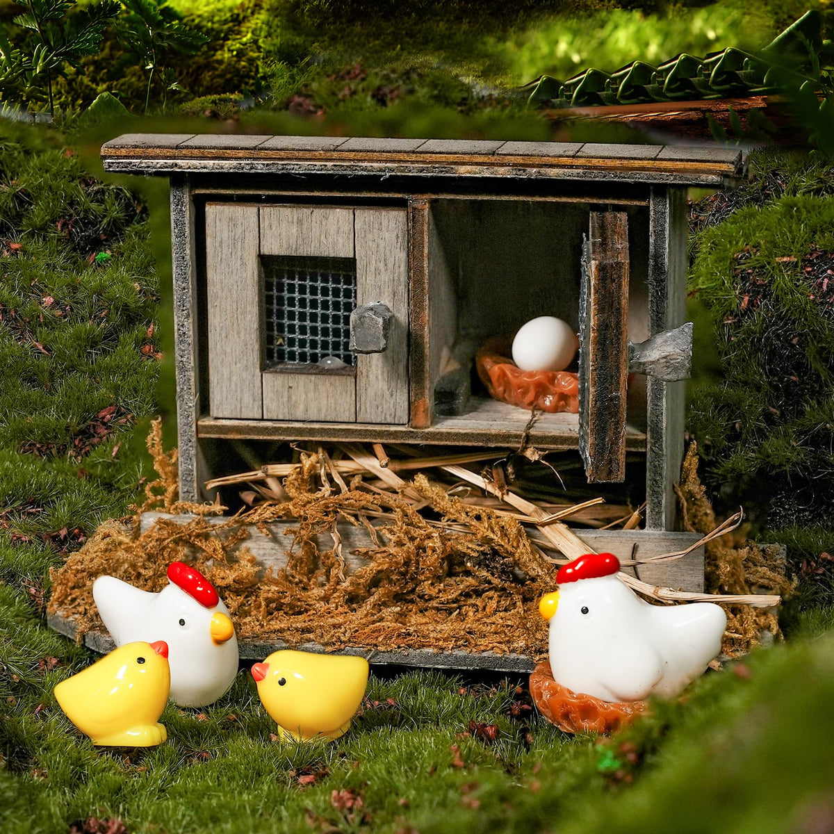 Hiawbon resin wood straw detail highlights natural textures in tiny tableaux