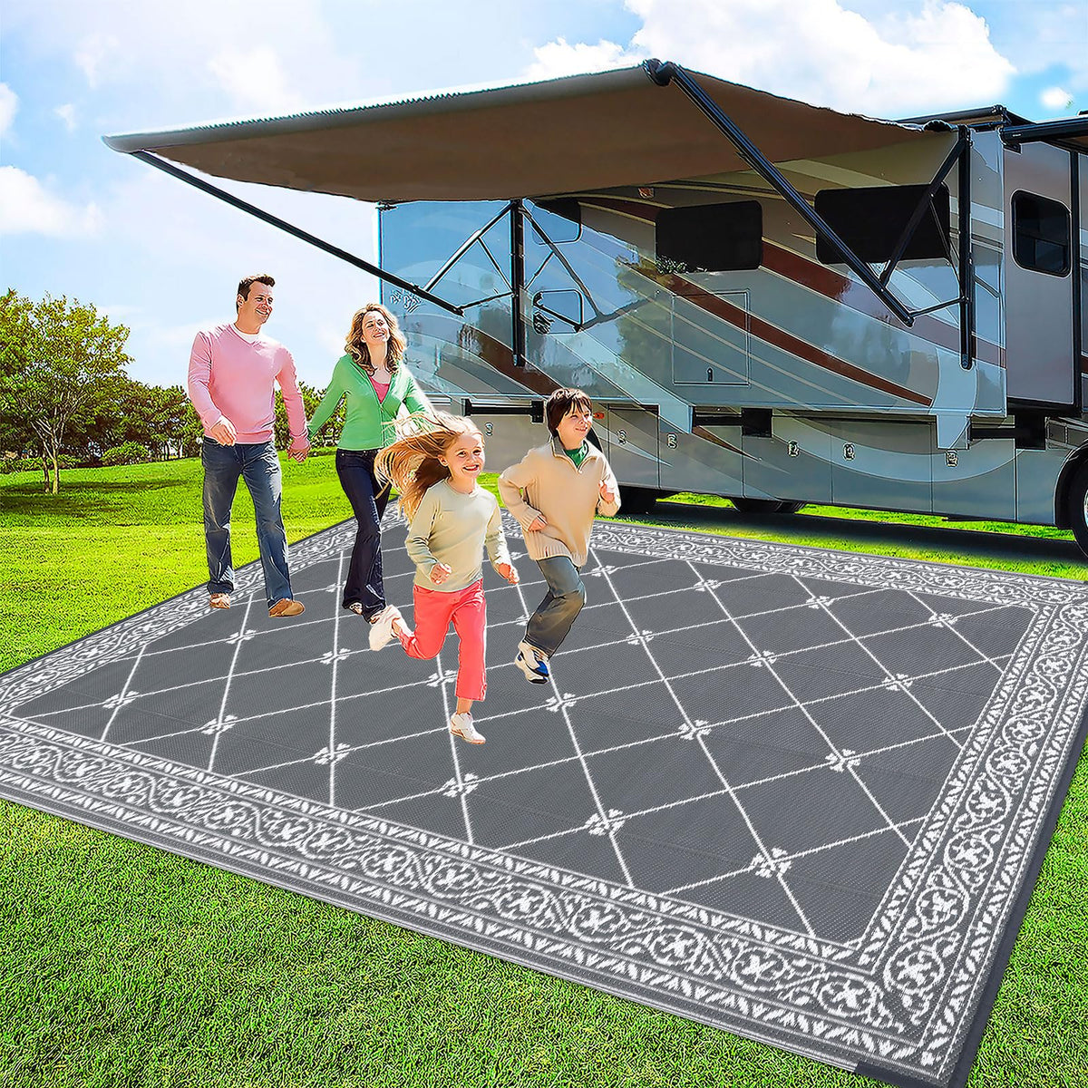 HiiARug geometric design ideal for porch decor and shade-friendly outdoor space.