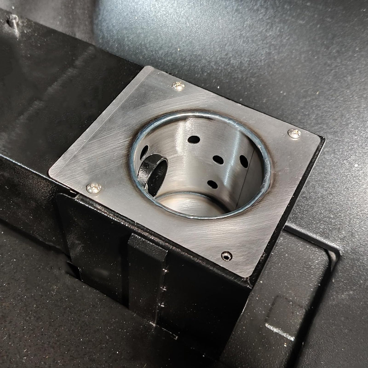 Packaging includes one burn pot and screws for quick replacements.